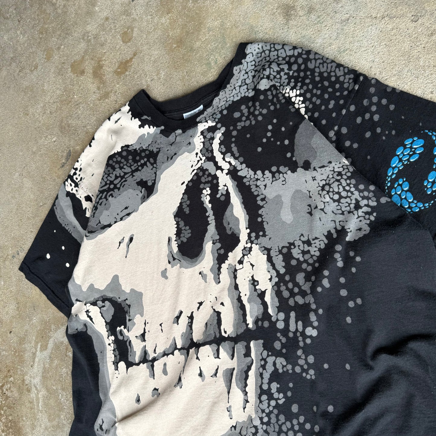 Late 90’s Liquid Blue Chris Pinkerton Big Print Skull AOP Shirt Size XL