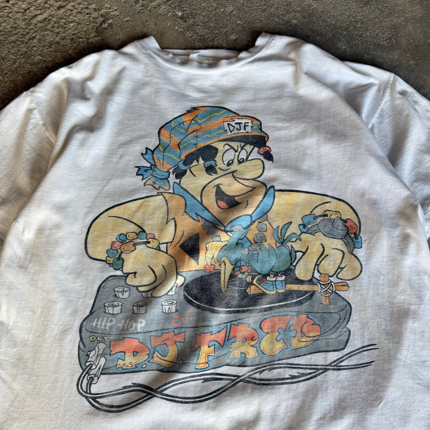 90’s Thrashed DJ Fred Flintstones Shirt Size L