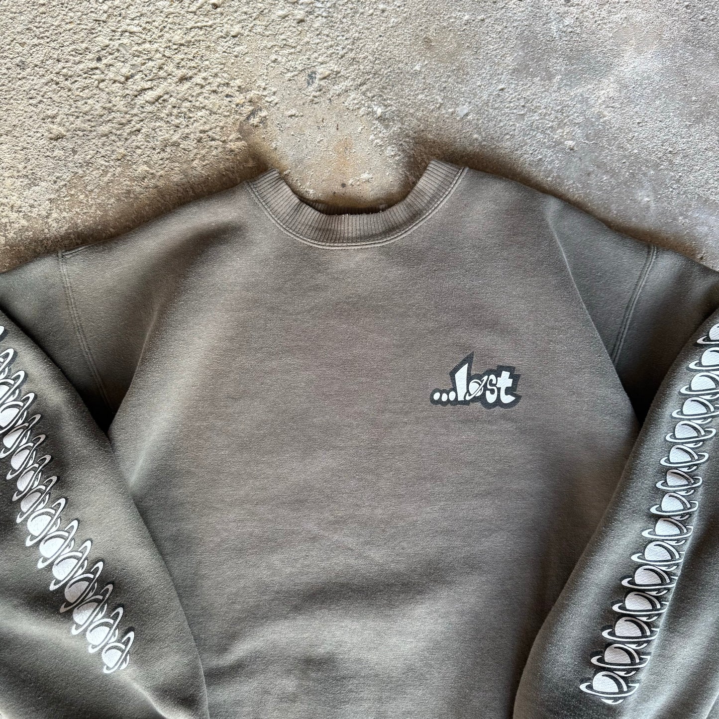 Late 90’s …lost enterprises Planet Logo Sleeve Print Crewneck Sweatshirt Size L