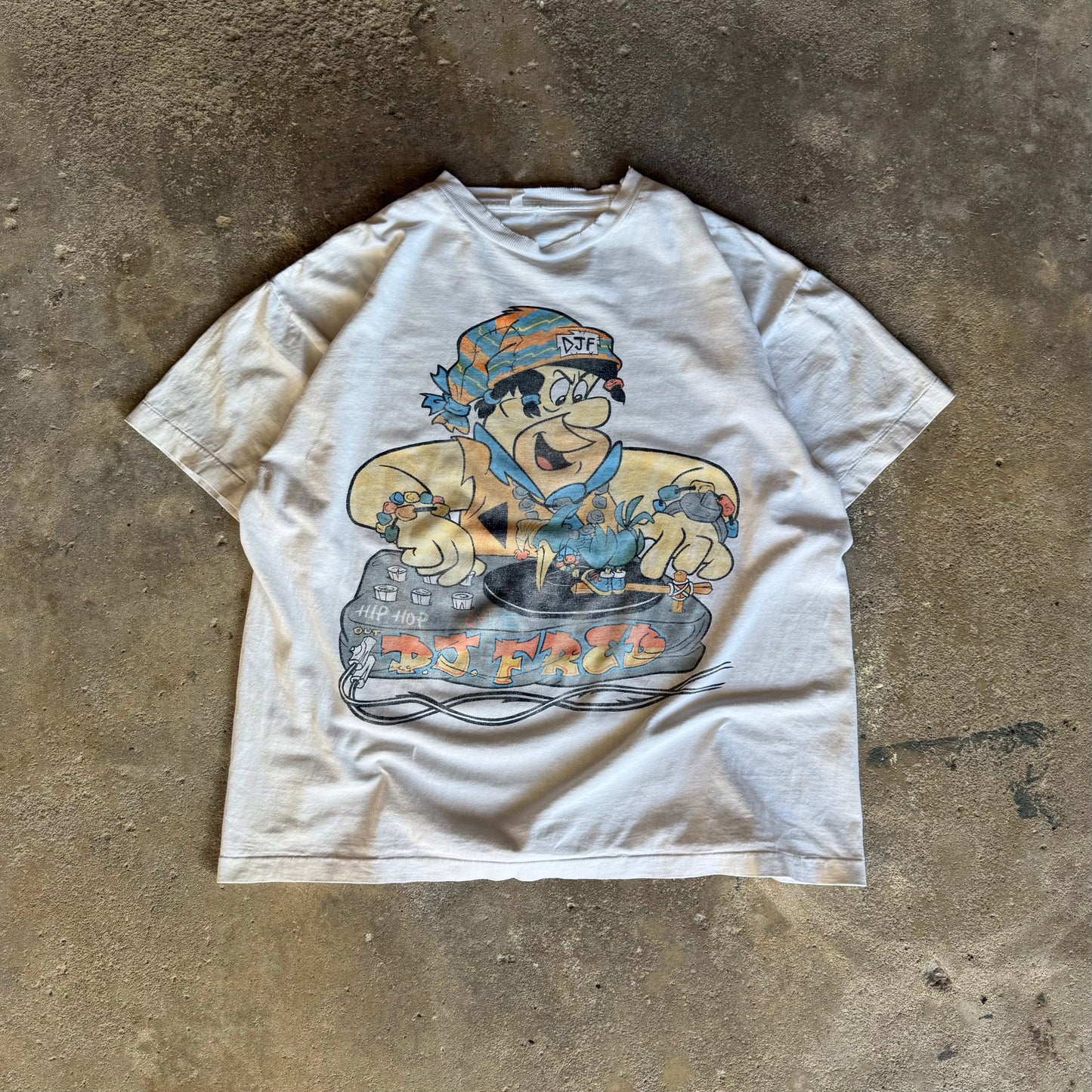 90’s Thrashed DJ Fred Flintstones Shirt Size L