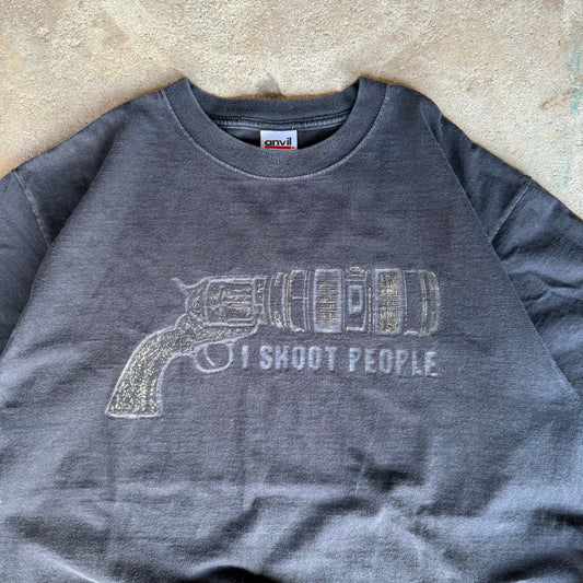 2000’s “I Shoot People” Photography Gun Shirt Size L