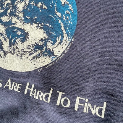 90’s “Good Planets are Hard to Find” Art Shirt Size L