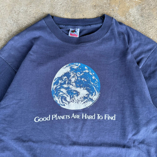 90’s “Good Planets are Hard to Find” Art Shirt Size L